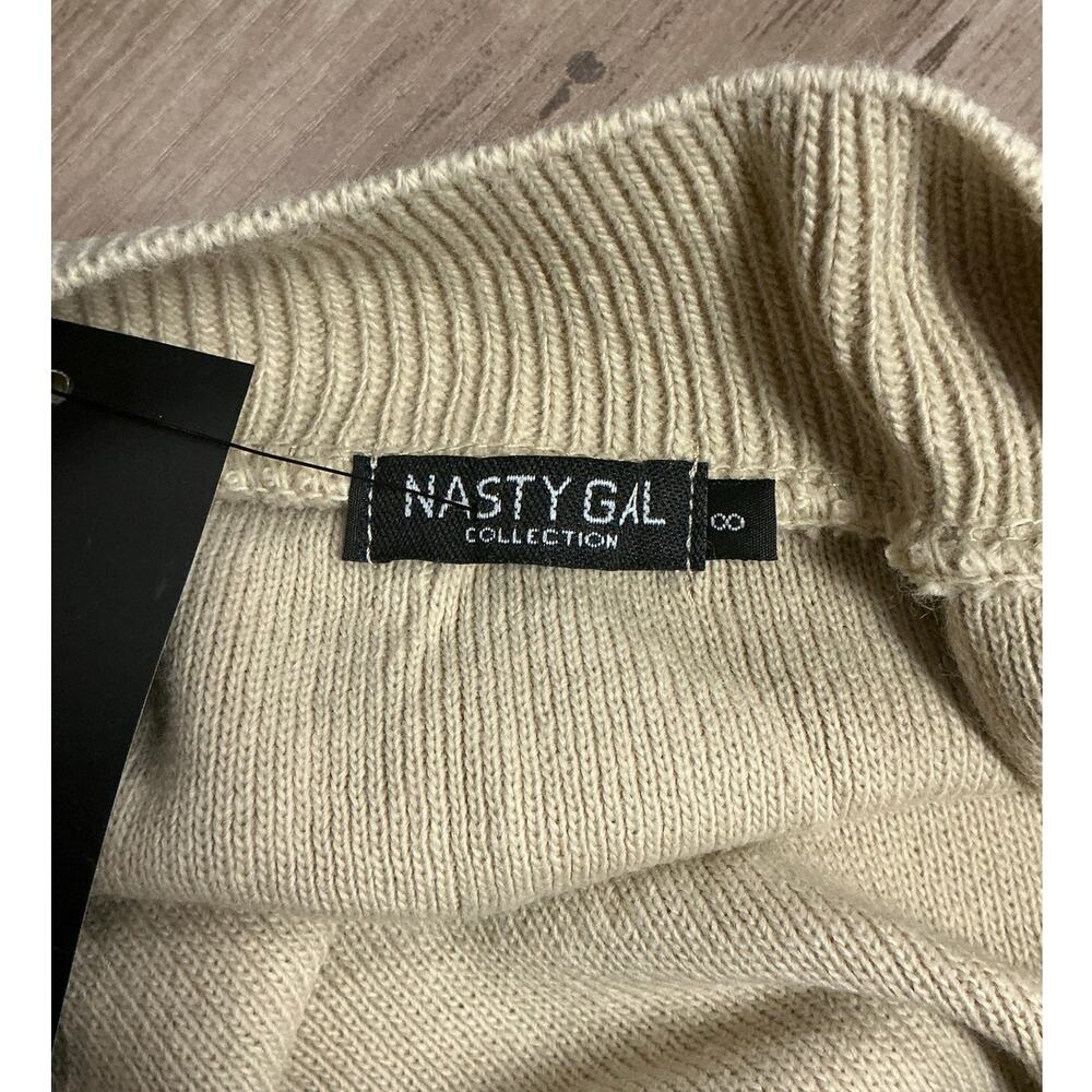 Nasty Gal Panelled Knitted Short Lounge Set Sand Size 8 - Picture 3 of 6